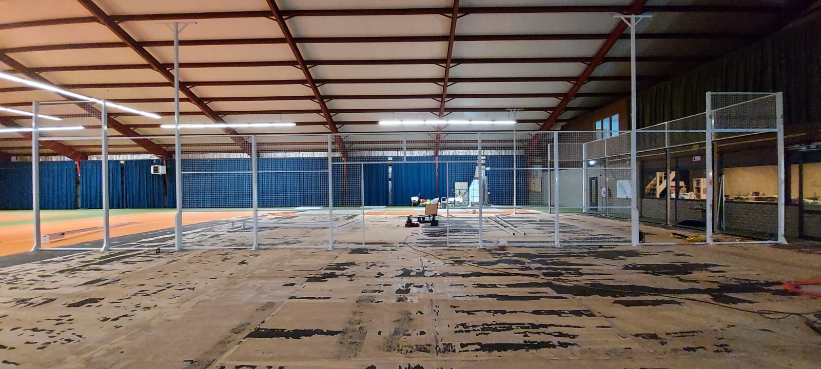 Opbouw PadelFactory indoor padelbaan